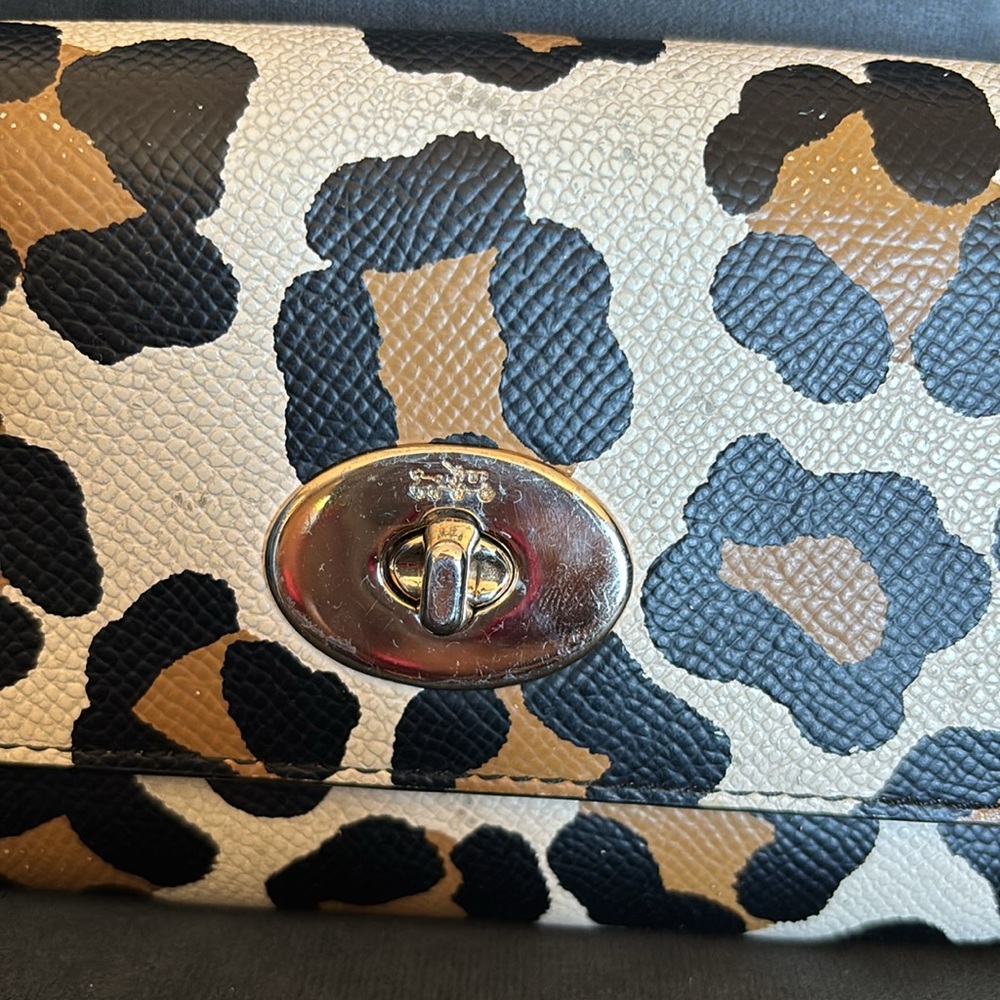 Coach Leopard Print Women's Clutch wallet with slim envelopes pouch - Picture 2 of 12